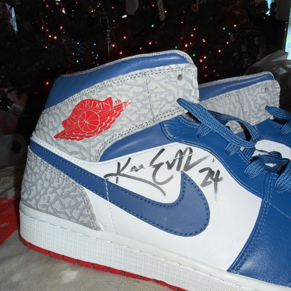 Nike Air Jordan 1 Mid True Blue sneaker with Coach Kim English autograph Mens 14 - Picture 4 of 9